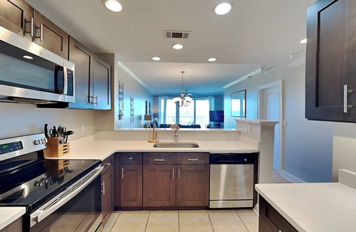 Tybee Island Condo | Oceanfront condo w. panoramic views + resort amenities.
