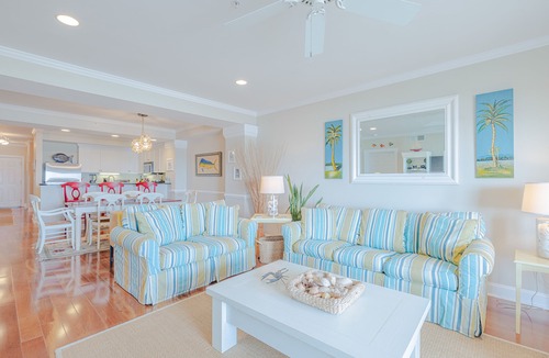Isle of Palms Villa | Oceanfront, Large Condo! Prime Location, Community Pool & Elevator!