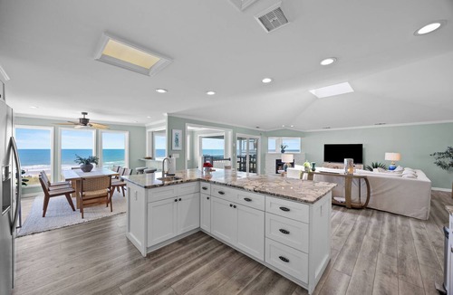 North Carolina Coast Condo | Oceanfront Mayor's Penthouse 4BR w/Elevator, covered parking in Carolina Beach