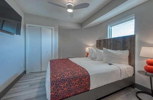 Treasure Island Hotel | Oceanfront Paradise - Steps from Miami's Glam South Beach