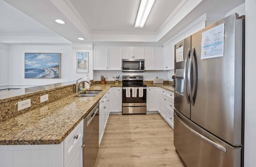 Isle of Palms Villa | Oceanfront, Spacious Condo w/Breathtaking Ocean Views! Community Pool & Elevator!