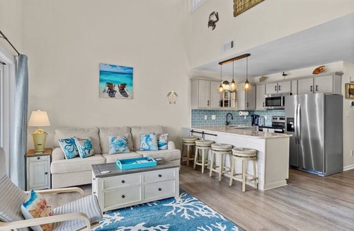 Emerald Isle Condo | Oceanside Condo w/Heated Indoor Pool, 2 Outdoor Pools, & Easy Beach Access!