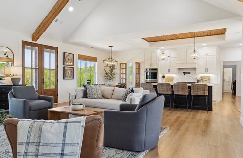 Westminster House | Oconee Belle w/Pool and Hot Tub + sleeps 10