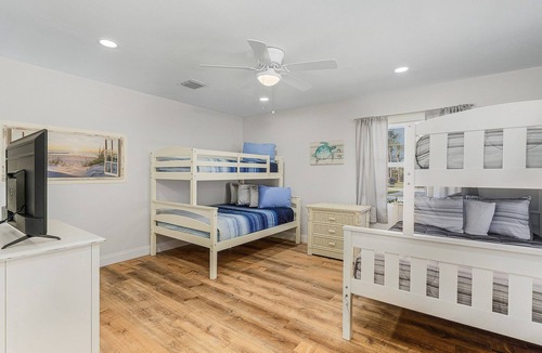 Truckland House | Oleander Oasis - Beautiful Pool Home - 10 Minutes Away From Beaches 15% OFF through Septemeber