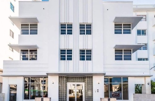 South of Fifth Condo | On Beach - 3rd/Ocean - Direct Ocean View and Access - Pool