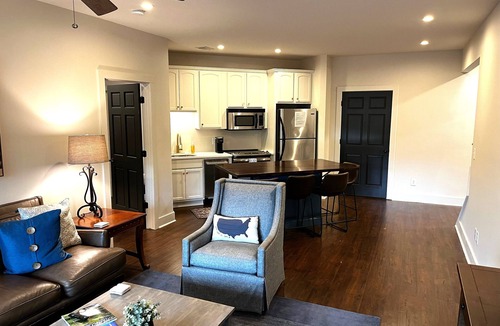 Eatonton Villa | On Lake Oconee 4 Bed 5 Bath Villa Inside the Cuscowilla with Large Terrace Level
