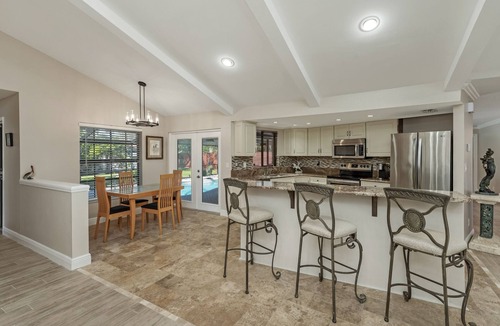 Town and River House | On McGregor Blvd! Private Executive Pool Home-Close to Beach