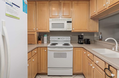 Pensacola Beach Condo | On the Gulf - Steps to the Beautiful White Sand, Emerald Green Water - GW203