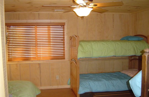 Wiley Cabin | On the Point: Dec. through New Years Discounted! 2+ Night Special! 6 B/R,4.5 Bth