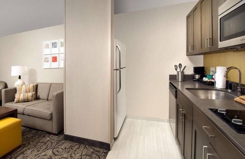 The Roads Apartment | One Bedroom Suite Near Herbs By Betty MIA