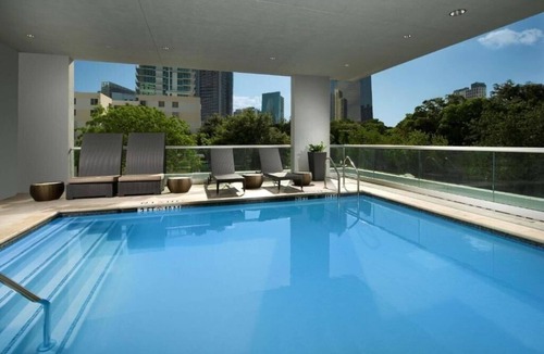 The Roads Apartment | One Bedroom Suite Near Herbs By Betty MIA