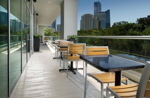 The Roads Apartment | One Bedroom Suite Near Simpson Park MIA