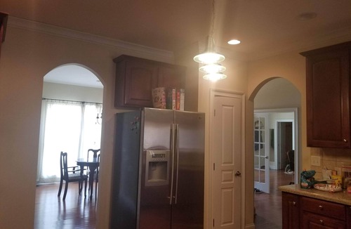 Concord House | One level ranch home. Close to lake and park,bicycle lane, walking trail .