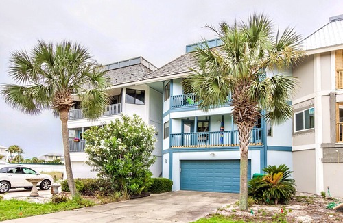Holiday Isle House | OPEN July 7-9 ☀Destin Harbor Views☀Walk 2 Beach☀2 Balconies☀2BR Blue Paradise