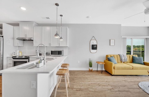 Plaza Midwood Apartment | Organic Modern ♥ King Bed ♥ In Plaza Midwood