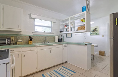 Wilmington House | Original details in a 1950's fun ranch on the municipal golf course!