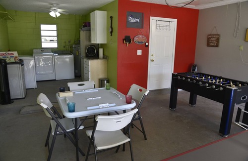Altamonte Springs House | Orlando Area 4BR/2B/Outdoor Pool/Jacuzzi/Billiard