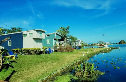 Northwest Orlando House | Orlando Lakefront Tiny Homes 6 plus month Rentals