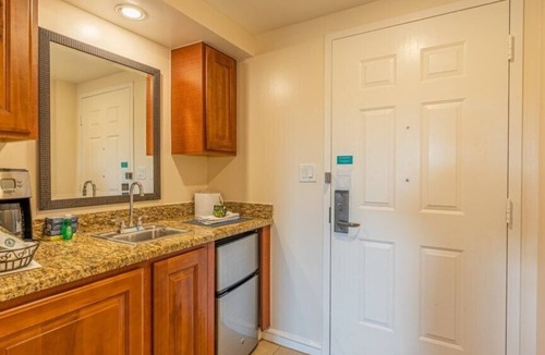 Williamsburg Apartment | Orlando | Orlando Golf Retreat | Pool & Golf