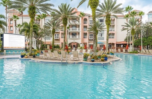 Williamsburg Apartment | Orlando | Orlando Golf Retreat | Pool & Golf