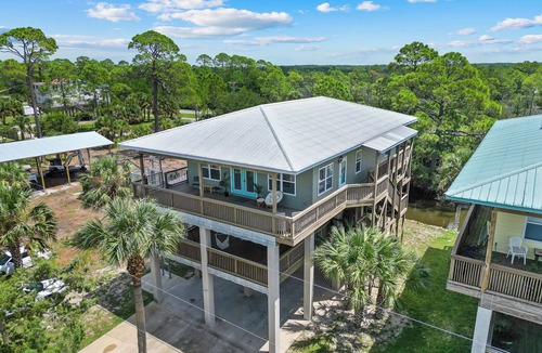 Salem House | Osprey Landing at Cedar Island, Waterfront home - private boat ramp access included
