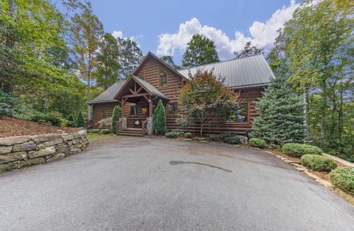 Lansing House | Our Place to Paws 4 Bd Lux Blue Ridge Mnt Cabin