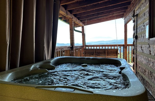 Sevierville House | Outrageous Views Enjoy Smoky Mountain Sunrises & Sunsets! A Toast To Happiness!