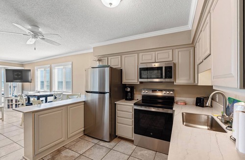 Myrtle Beach Condo | Outstanding ocean front views in fabulous beach condo location!