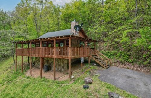 Sevierville House | Over the hills and far away! Smoky Mtns cabin!