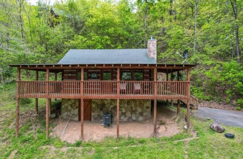 Sevierville House | Over the hills and far away! Smoky Mtns cabin!