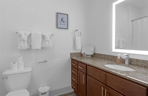 Farragut Apartment | Overlook 4001 I Stunning 2Bd Apartment