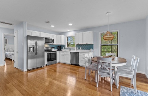 Panacea House | Pachs Crab Shack - Charming Waterfront 3 bed 1.5 bath House with a Dock