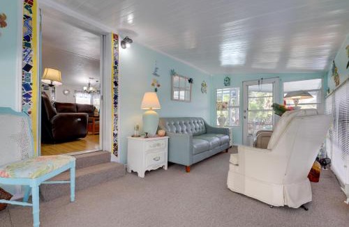 Stuart House | Paddle on the River! Waterfront Retreat in Stuart