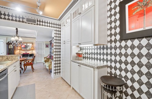 Palm Beach Condo | Palm Beach Island Chic Oceanfront -seasonal discount on base rate