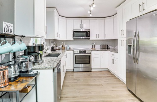 Palm Harbor House | Palm Coast Escape w/Outdoor Oasis: 6 Mi to Shore!