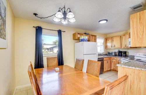 Palm Harbor House | Palm Coast Home with Hot Tub - 3 Mi to Beaches!