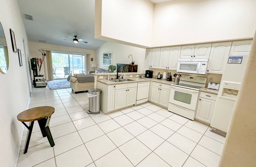 Pebble Beach Condo | Palm Retreat near Englewood Beach