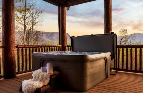 Pittman Center Cabin | PanoViews~SummerSpecials~GmRm~PS5~FirePit~HotTub