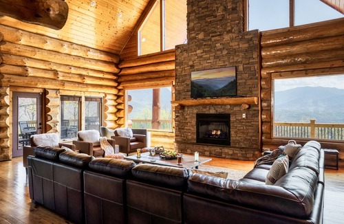 Pittman Center Cabin | PanoViews~SummerSpecials~GmRm~PS5~FirePit~HotTub