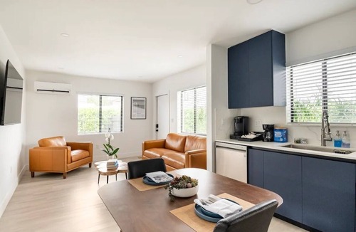 Coral Terrace House | Papas Villa Duplex Centrally Located in Miami. Both units included.