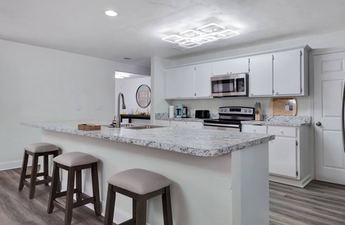 Tallahassee House | Paradise at Tallahassee - 4BR/2Bathrooms
