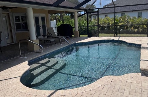 Pine Valley House | Paradise by Lakeside, Stunning 4 Bed Villa Overlooking Lake and Golf Course