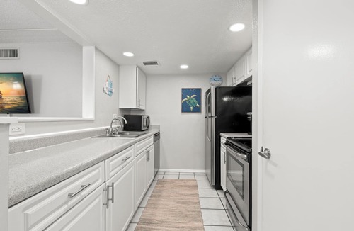St. Pete Beach Condo | Paradise! Close to Beach.Heated Pool.Fishing Pier.Gated Community!