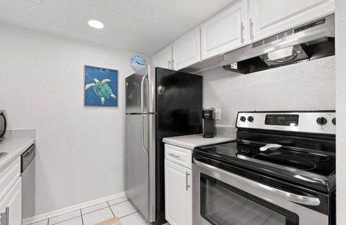 St. Pete Beach Condo | Paradise! Close to Beach.Heated Pool.Fishing Pier.Gated Community!