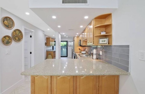 Islamorada House | PARADISE FOUND! 3 BD townhome in BEACHFRONT Executive Bay Club in Islamorada, FL