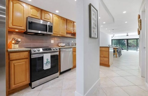 Islamorada House | PARADISE FOUND! 3 BD townhome in BEACHFRONT Executive Bay Club in Islamorada, FL