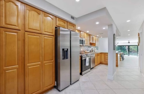 Islamorada House | PARADISE FOUND! 3 BD townhome in BEACHFRONT Executive Bay Club in Islamorada, FL