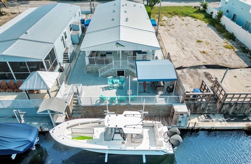 Anglers Park House | Paradise in florida Keys with boat lift. One and half hour from Miami.