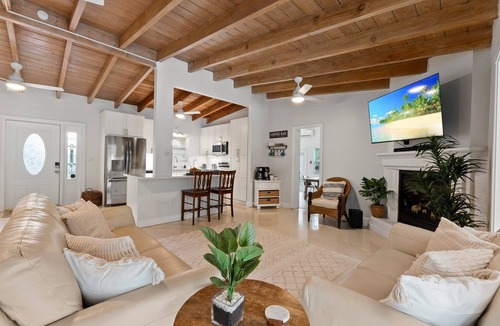 Stuart House | Paradise Palms, Private backyard w/Pool, Hot tub!