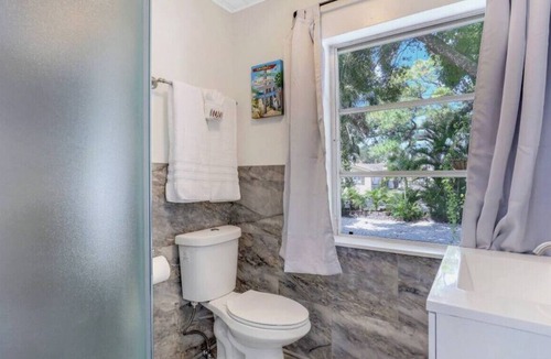 Altamont Manor Condo | Paradise Palms Studio Historic Downtown Fort Myers